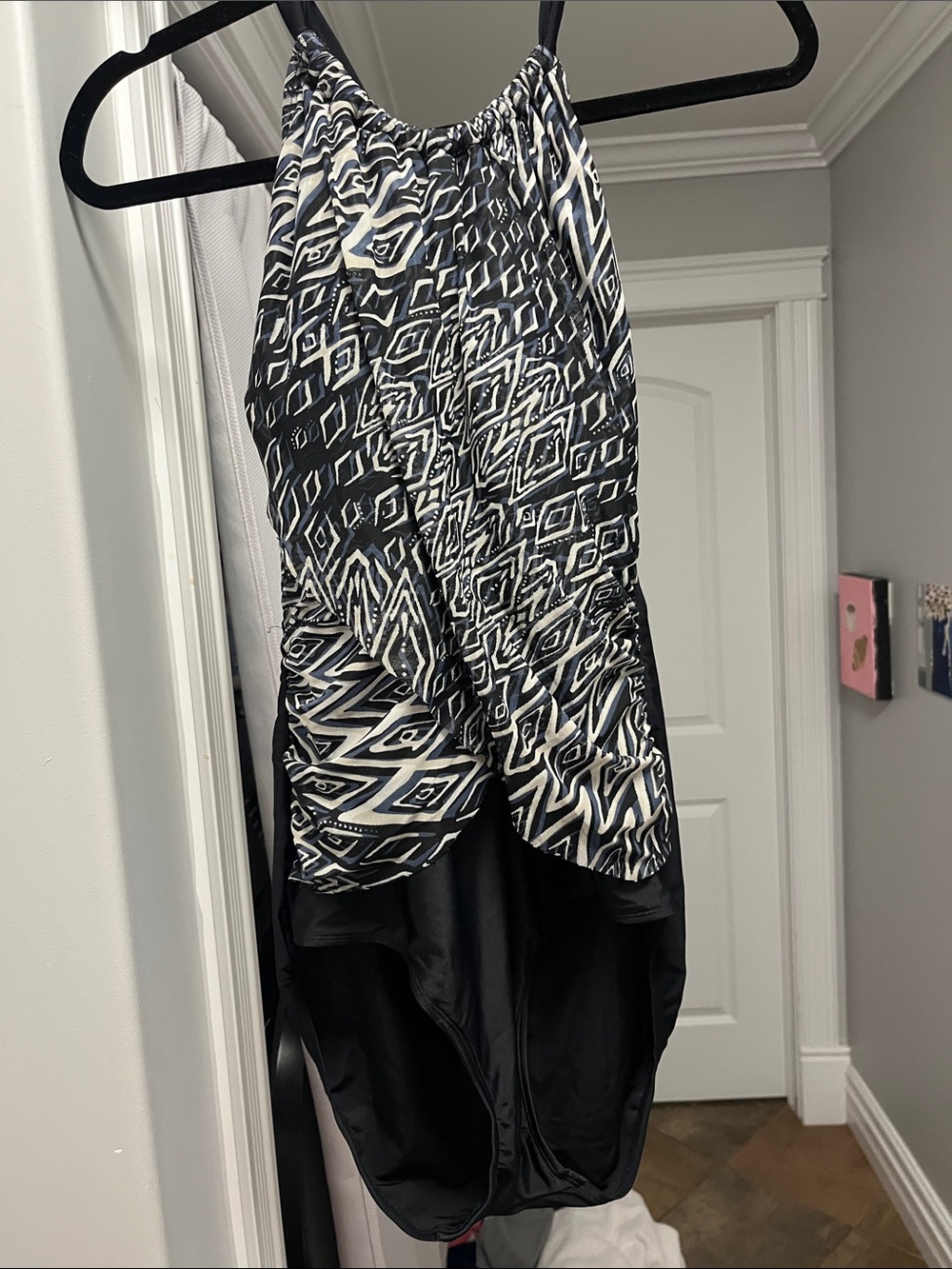 Black & White Patterned women’s bathing suit